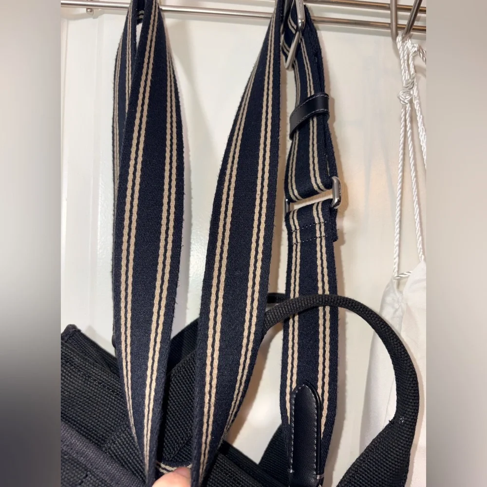 COACH Cargo Tote 26 Black Canvas Crossbody Bag - Excellent Condition - Picture 8 of 14